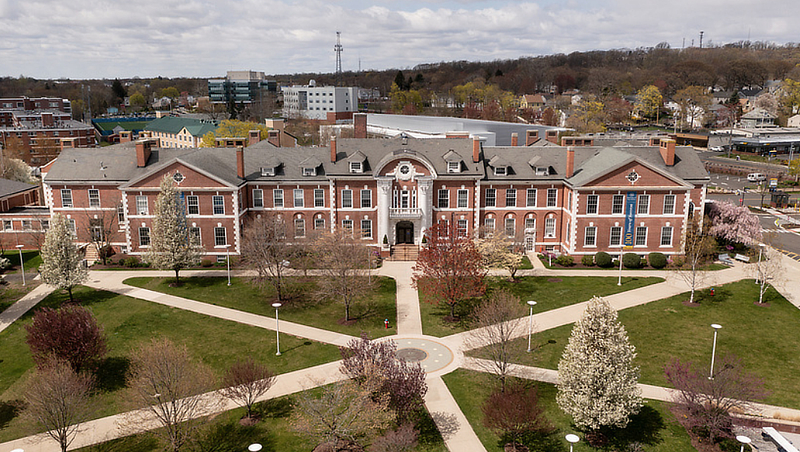 University Of New Haven Scholarship 2024 USA - Educads